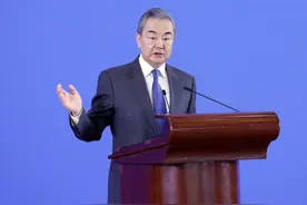 王毅：面对外部干涉挑衅，我们进行了坚决有力斗争图片