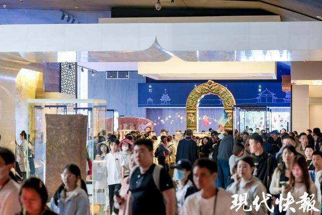 “五一”首日南京开启“人从众”模式，烟火气与文化味拉满