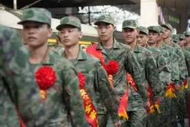 圆满完成年度征兵任务，上海举行2023年下半年新兵欢送仪式图片