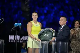 2025澳网女子单打决赛落幕，国窖1573见证胜利时刻图片