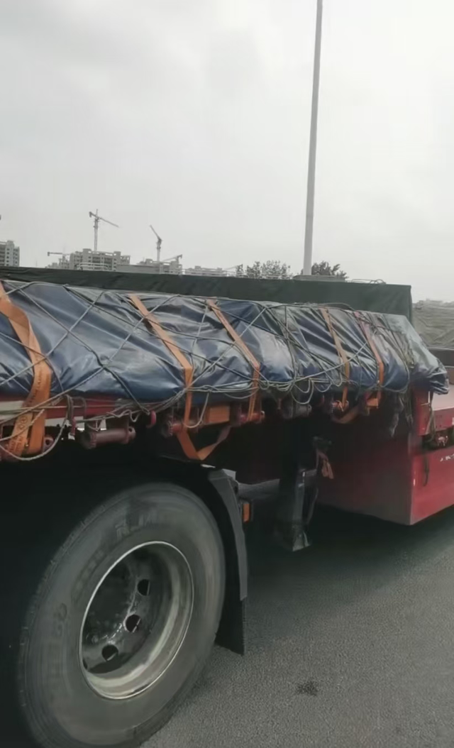 归还一块奖2万！货车司机称丢失13块银砖，“总价值169万，保险公司不接受投保”