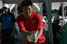 （体育）陀螺——男子团体第一阶段（第二轮）赛况图片