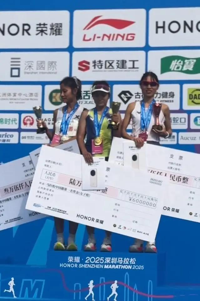 报了名的张水华在医院上班,没跑“家门口的”福州马拉松;护士长:是正常排班,没有特殊照顾也不会针对她;白岩松评张水华事件