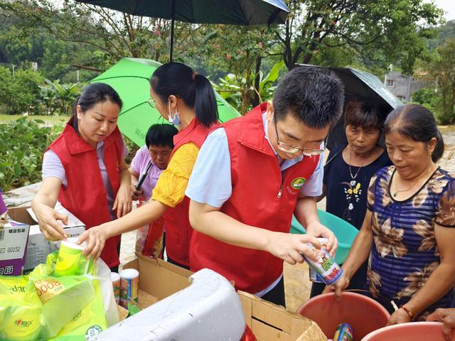 广东清远暴雨灾后现场：洪水退去