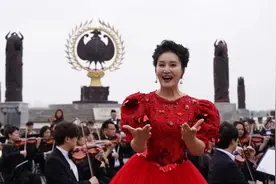 新版《太阳岛上》唱响，尤泓斐老歌新唱致敬经典图片