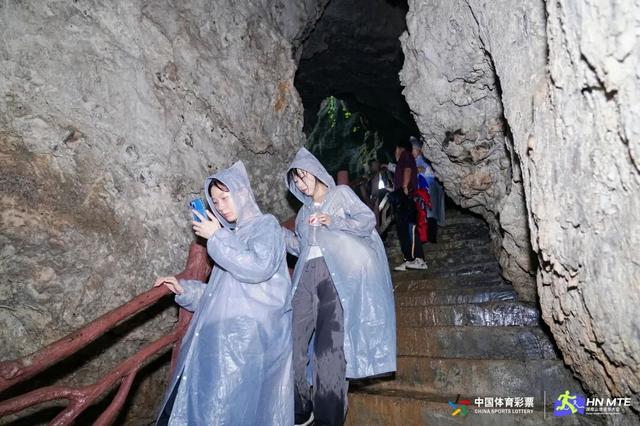 徒步大会与星空音乐会点亮湘西洛塔，八百行者“向野而行”