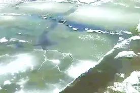 吉林敦化富尔河上跑冰排 浩浩荡荡场面壮观图片