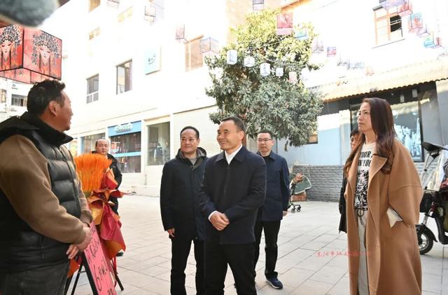 黄胜可在调研横店高质量建设全国旅游目的地工作时强调：整合文旅资源 丰富产品供给 不断提升横店旅游辨识度和吸引力