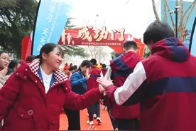 迈上梦想的征途，历山双语学校初中部举行中考百日誓师大会图片