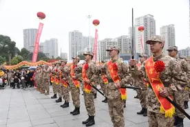 争当英雄传人图片