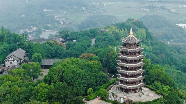 重庆市第十四届全民健身运动会登山比赛在长寿区举行