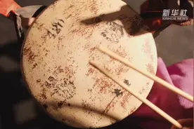 青春华章 | 一年送戏入村600场，这个青年豫剧团不服输！图片