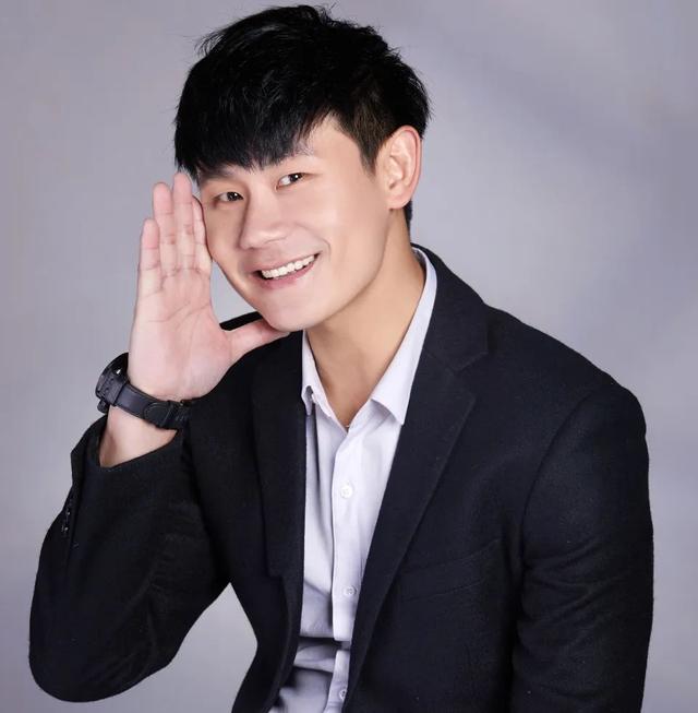 “小酒窝男神”明星大咖做客吉安！烟花秀+足球狂欢派对+NPC奇遇行+潮玩跳蚤街...就在这里↓↓↓