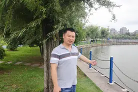 危急关头，他纵身一跃！图片