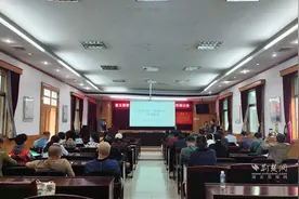 有序推行垃圾分类“撤桶并点”，助力环境更换美好新面貌图片