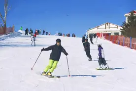 亚布力“春分”飘雪引滑友 哈尔滨文旅再“寻春”图片