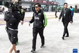 赛车——F1中国大奖赛：周冠宇主场首秀图片