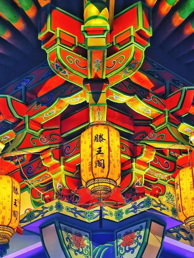 旅游新玩法！坐上“宝藏公交”，穿梭在风景与烟火气之间