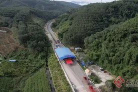 云南磨憨边检站高效保障133万余吨老挝甘蔗入境 为企业创收超8.4亿元图片
