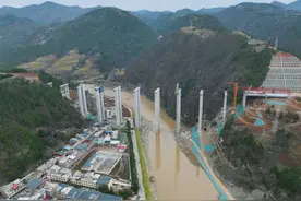 中交一公局栾卢豫陕3标项目刷新建设“进度条”图片