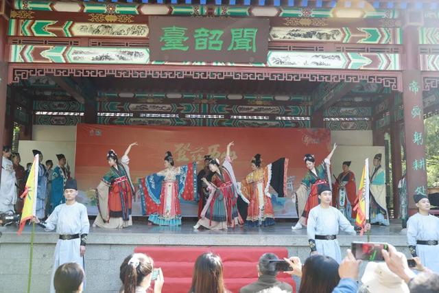 10月25日至11月2日，济南千佛山第42届“九月九”重阳山会举行