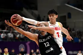 曾凡博、杨瀚森联手贡献30分，中国男篮大胜关岛48分图片