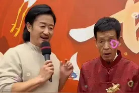 吴京为80岁父亲庆生！三代同框画面十分温馨图片