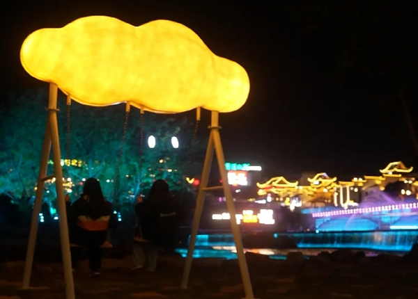 武陵源夜色“上新” 来索溪河畔解锁夜游新姿势