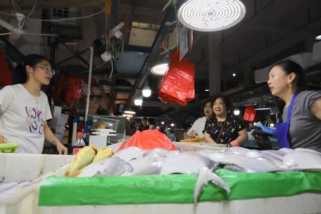 来鲜超·看苏超·吃海鲜：阿拉“琳琳姐”，鲜游启东