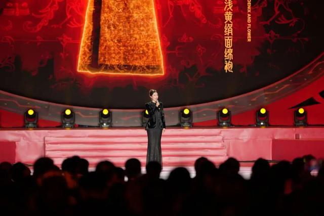曾黎一袭战国袍惊艳荆州！2000年前的楚文化“浪漫美学”藏不住了