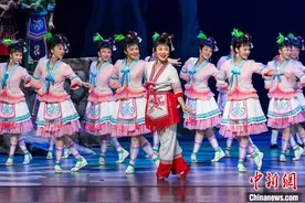 2024版彩调剧《刘三姐》亮相 为自由而歌图片