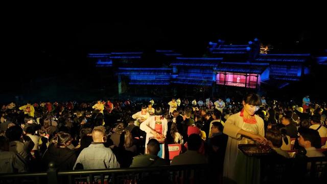 一城一特色焕新文旅 夜经济激活消费新引擎