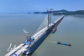 浙江温州：洞头峡跨海大桥合龙图片