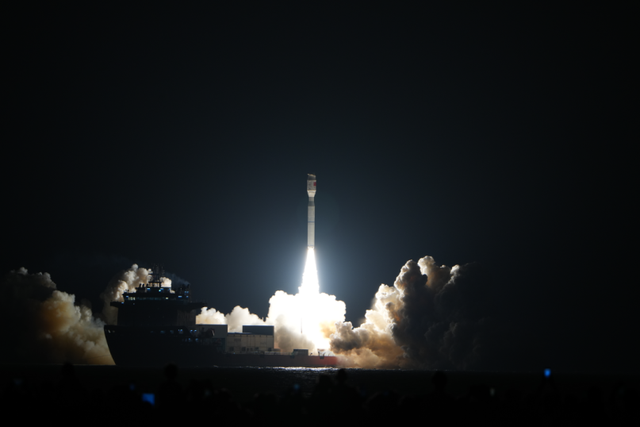 日照海边！上演宇宙级浪漫！