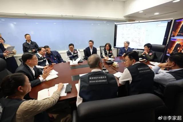 香港火灾已致14死！数百居民登记家属失联，殉职消防员身份公布！李家超发声