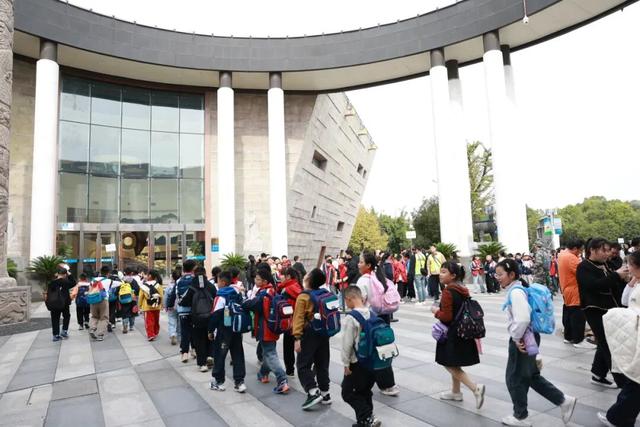 双十一狂欢！龙虎山开启秋日人从众火热模式！