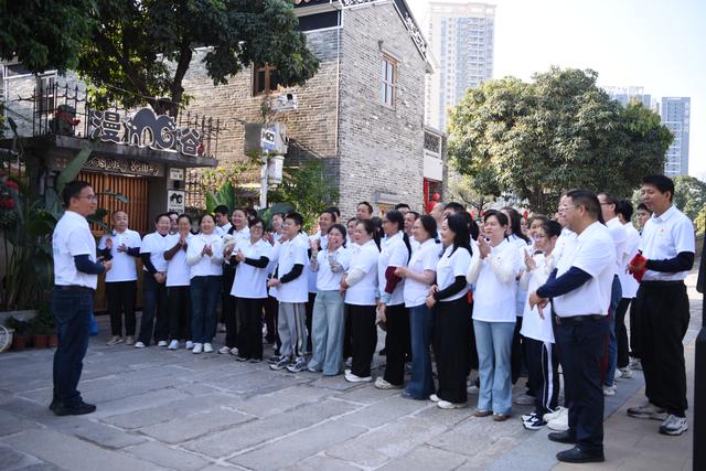 寻迹古墟，漫行青春！新桥街道Citywalk让历史与年轻面孔生动相遇