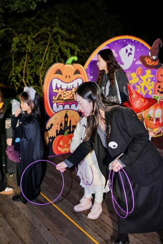 民俗风情邂逅现代派对，湖上琉璃“魔法之夜”点亮东湖