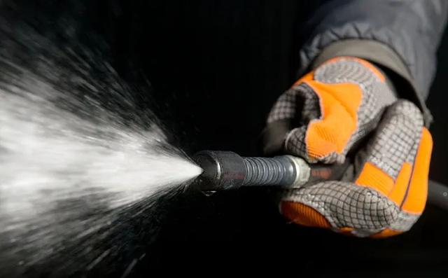 飞机空中起火紧急备降！起火原因已查明→