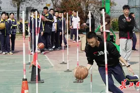 加油！备战体育中考图片