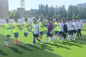 8支草根球队角逐绿茵场！宁夏足协乙级联赛兴庆赛区激战正酣图片