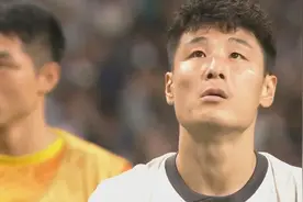 0-7创纪录失利，国足球员赛后神情落寞，略显麻木图片