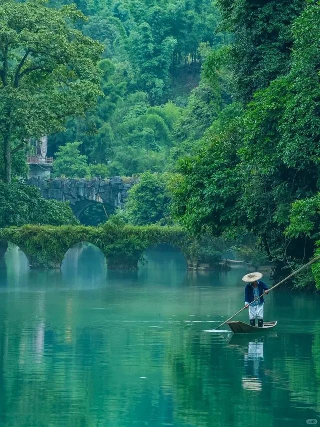 “世界七大洲最大的是贵州！”为了给家乡文旅做宣传，贵州人开启“随地大小喊”模式