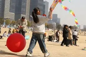 大龙湖春天的浪漫，从放风筝开始~图片