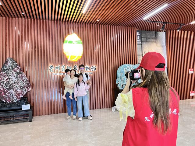 当“爽爽贵阳”遇上“暖暖服务” 一场山水与温情的双向奔赴