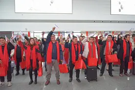 飞跃希望的距离：黔西南州包机返岗就业暖心行动图片