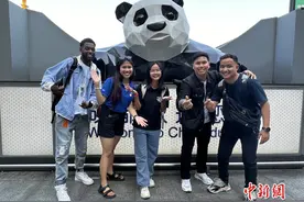 “Z世代”画像中国｜曾为学中文哭鼻子的菲律宾姑娘是怎样变成“中国通”的？图片