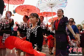 云南瑞丽市2025年目瑙纵歌活动启幕图片