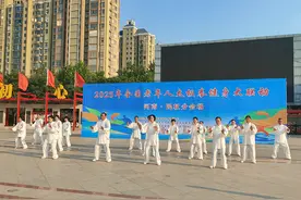 商丘：刚柔并济展风采 银发太极耀民权图片