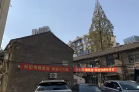 原拆原建的痛与难：有小区晚上10点还在签约同意，也有小区拖了七年仍未成功图片